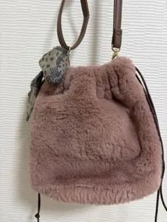 グローブ　grove 巾着型フェイクファ－バッグ