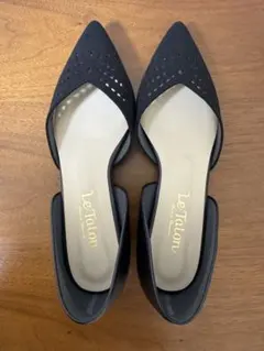 【新品未使用】Le Talon ブラックパンプスのサムネイル