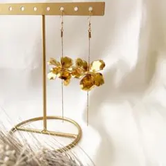 華奢見え✨真鍮のお花イヤリング　ウェディング、ブライダル、前撮り、ゴールド
