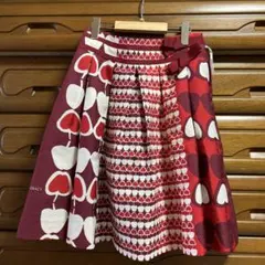 M'S GRACY りんご柄フレアスカート 36のサムネイル