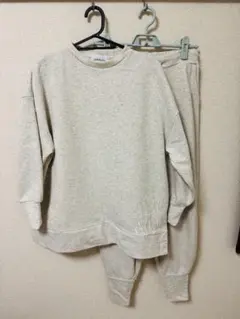 2025年最新】andrea&co スウェットの人気アイテム - メルカリ