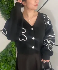 ラインコード刺繍ニットカーデ　新品未使用