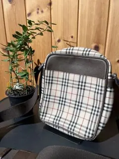 バーバリー　チェック柄　ショルダーバッグ ベージュ ブラウン