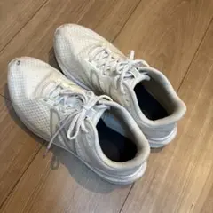 ニューバランスホワイト メッシュ ランニングシューズ