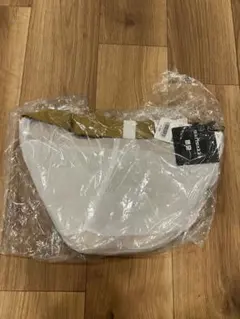 マリメッコ　✖️ユニクロ　ショルダーバック　新品未使用品　ベージュ