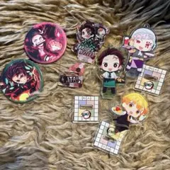 鬼滅の刃 アクリルスタンド＆缶バッジセット