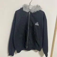 ファー付きブラックジップアップパーカー