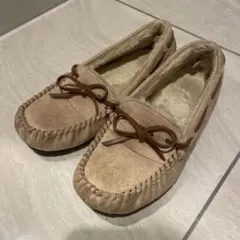 ベージュ スエード モカシン