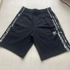 adidas originalsブラック ショートパンツ Mサイズ