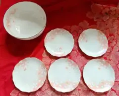 宇野千代　お皿 桜模様の大盛鉢　新品未使用　６枚セット　昭和レトロ　桜柄　花柄のサムネイル