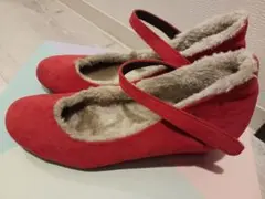 赤　レッド スエード ストラップ付き パンプス