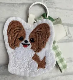 ゆん様 ハンドメイド　刺繍　ペキニーズ　バッグ　キーホルダー　うちの子　犬 ハンドメイド 刺繍 ペキニーズ うちの子 犬 バッグキーホルダー - メルカリ