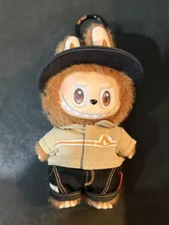 ポップマート ラブブ　ワッキーマート　店員