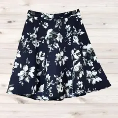 A1536 INGNI ミニ フレアスカート(M) ネイビー 花 総柄 裏地あり