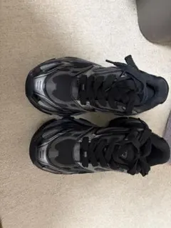 LUMY Vortex スニーカー