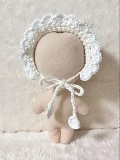 ぬいぐるみ用　ヘッドドレス　ボンネット　かぎ針編み　ホワイト（ラメ）