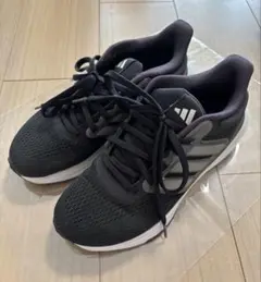 ★adidas スニーカーブラック23.5cm