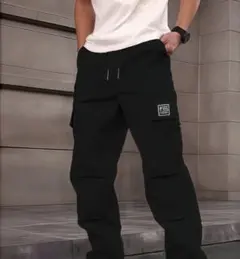 ブラック カーゴパンツ 複数ポケット