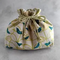 ハンドメイド　鳥　葉　保温保冷　保温保冷　お弁当巾着袋　ランチバッグ　【５２】