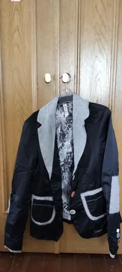 Desigual　テーラードジャケット 黒 ストライプ