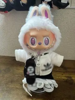 ラブブの服　アディセット　スニーカー付き