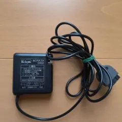 ドコモ　ACアダプタ　D002