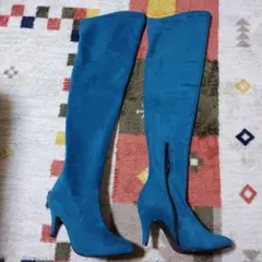 ニーハイブーツ