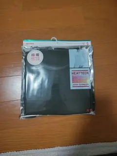 ユニクロ　極暖　HEATTECH エクストラウォーム クルーネックT