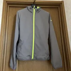 NIKE ナイキ ナイロンパーカー グレー レディースMサイズ