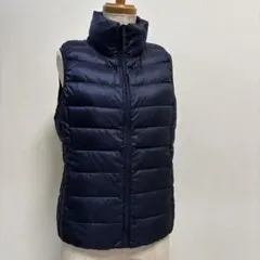 UNIQLOウルトラライトダウンネイビー ダウンベスト　レディースS