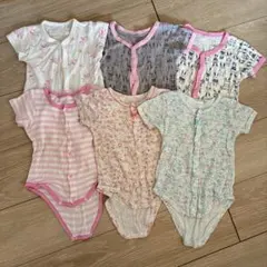 コットン製　半袖ボタン付き肌着ロンパース　70〜80サイズ