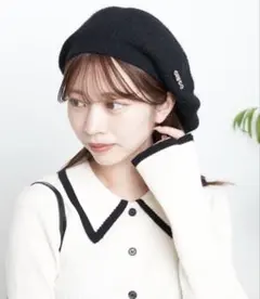 Chico ピンバッチ付ファーベレー帽　ブラック