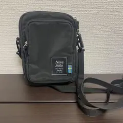 Nina Jobs ブラックショルダーバッグ