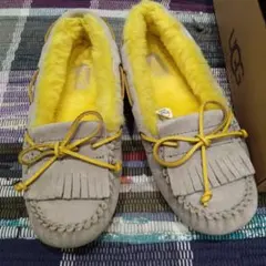 使用回数3回程美品★UGG グレー/イエロー モカシン
