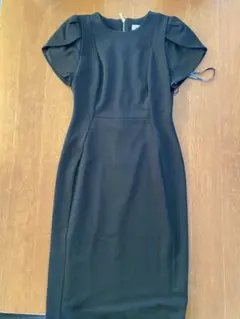 【タグ付き新品未使用】Calvin Klein 半袖膝丈黒ワンピース サイズS