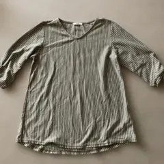 オリーブグリーンストライプVネック七部袖カットソー Mサイズ