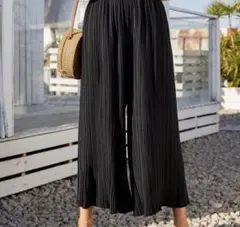 プリーツパンツ