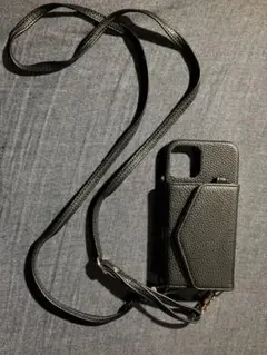 ストラップ付きiPhoneケース