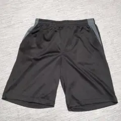 黒のハーフパンツ サイドグレーアクセントМサイズ