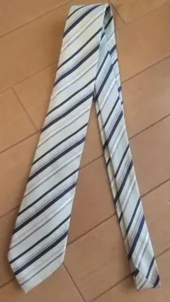 日本製 INHALE + EXHALE マルチストライプ ネクタイ
