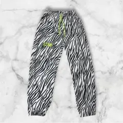 ゼブラ柄 ロングパンツ XZNNロゴ入り 紐あり