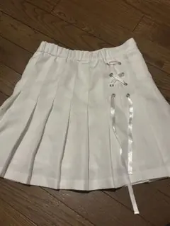 ホワイト プリーツスカート リボン付き