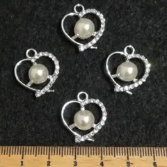 2点限り⭐穴開きハートパールSILVER.。.:*4個♡チャーム