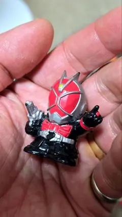 ミニフィギュア 仮面ライダー レッド ブラック