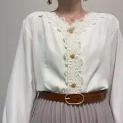 ホワイト 白 金ボタン レースライン レトロ ノーカラー ブラウス