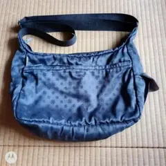 Item thumbnail for item 98933213-c346-4945-9b3a-e5cde51b4699