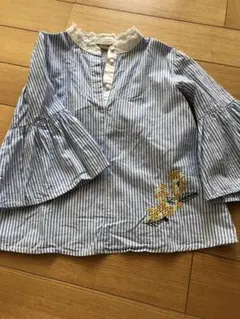 petit main 花柄刺繍長袖トップス　130㎝