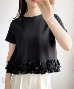 裾フリルTシャツ (ブラック)のサムネイル