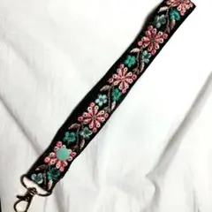 インド刺繍リボンの花柄の黒系色のシートストラップ③