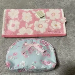LAURA ASHLEY 花柄ポーチ 花柄ハンカチ　水色×ピンク花柄